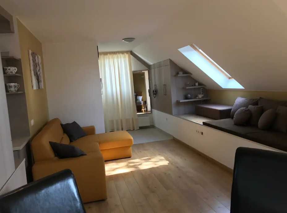 Дава се под наем Двустаен апартамент в Пловдив, Въстанически - 68 кв.м за 306 € - Снимка #1