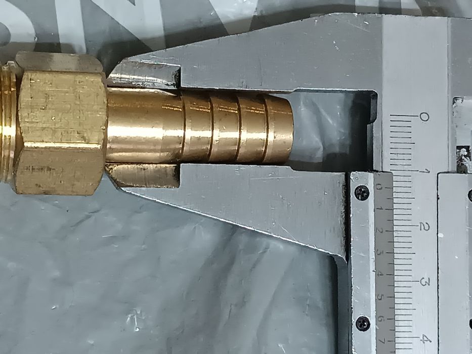 Продам штуцера латунный