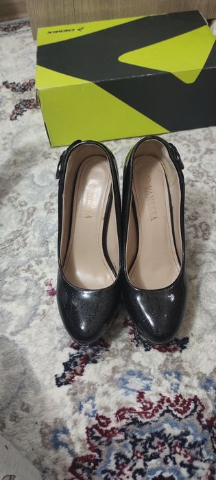 Туфли черный блестящие