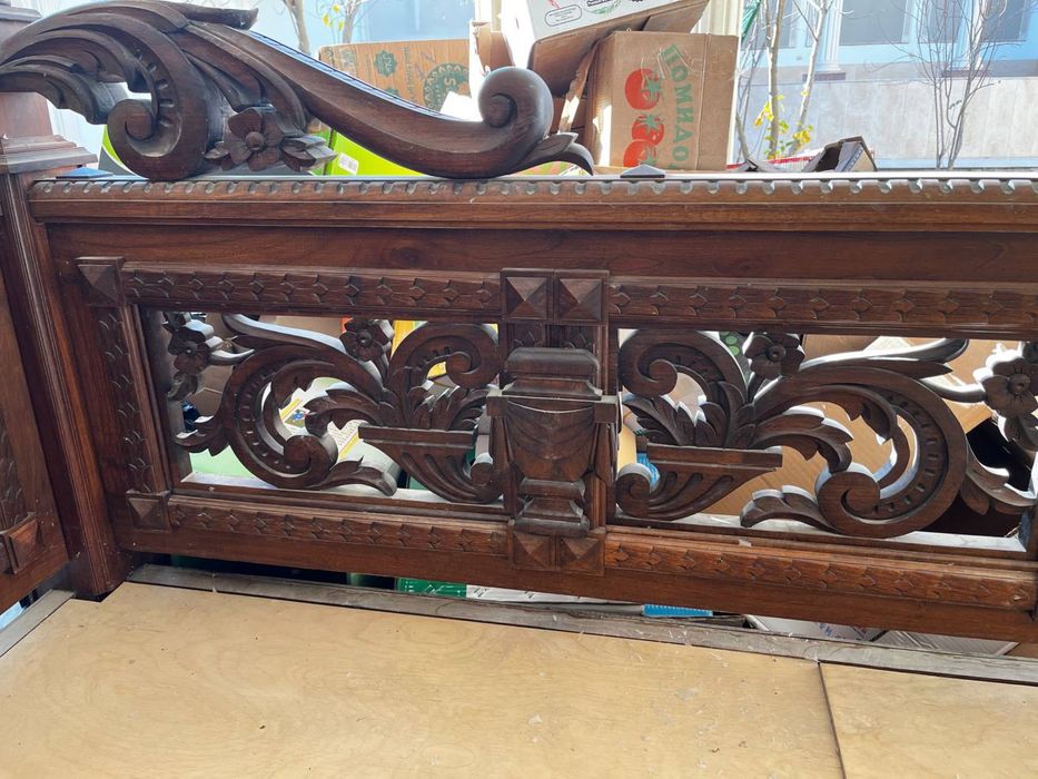 Продам топчан ручной работы ОРЕХ