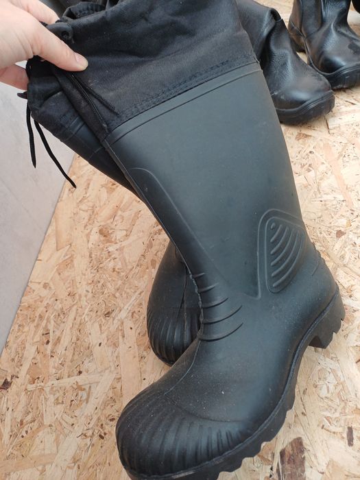 Продам спец обувь