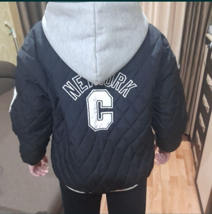 Продам куртку подростковую