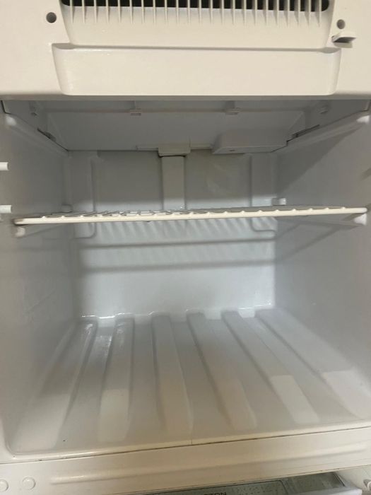 Холодильник Ariston