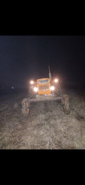 Plug reversibil cu 3 brazde