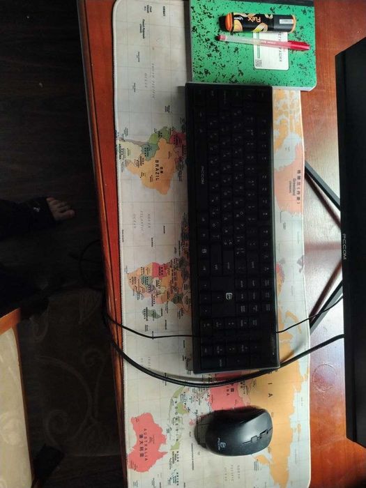 Holati A'lo bolgan personalniy  computer sotiladi.
