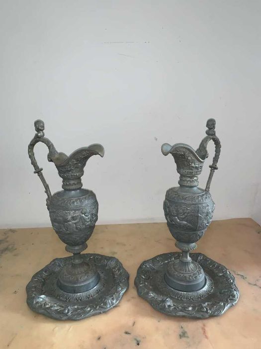 Carafa cu farfurie medievala