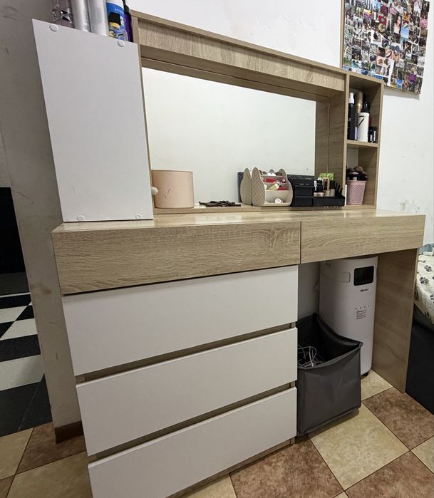 Продам столик почти новый