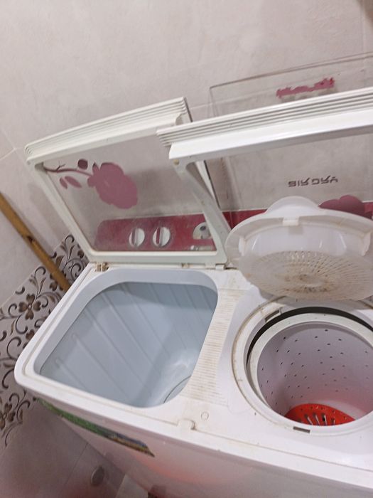 Кир мошина сотилади. Парраги олинадиган булиб колган.  Мотори ишлайди.