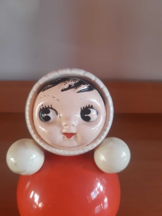 Неваляшка- руска кукла, ретро