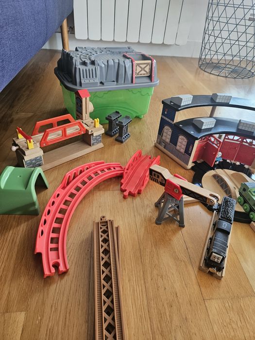 Дървено влакче Голям сет Томас Brio, Hape