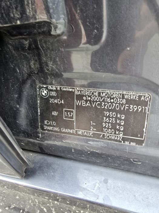 Dezmembrez bmw e90 320d