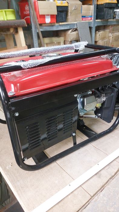 Бензиновый генератор