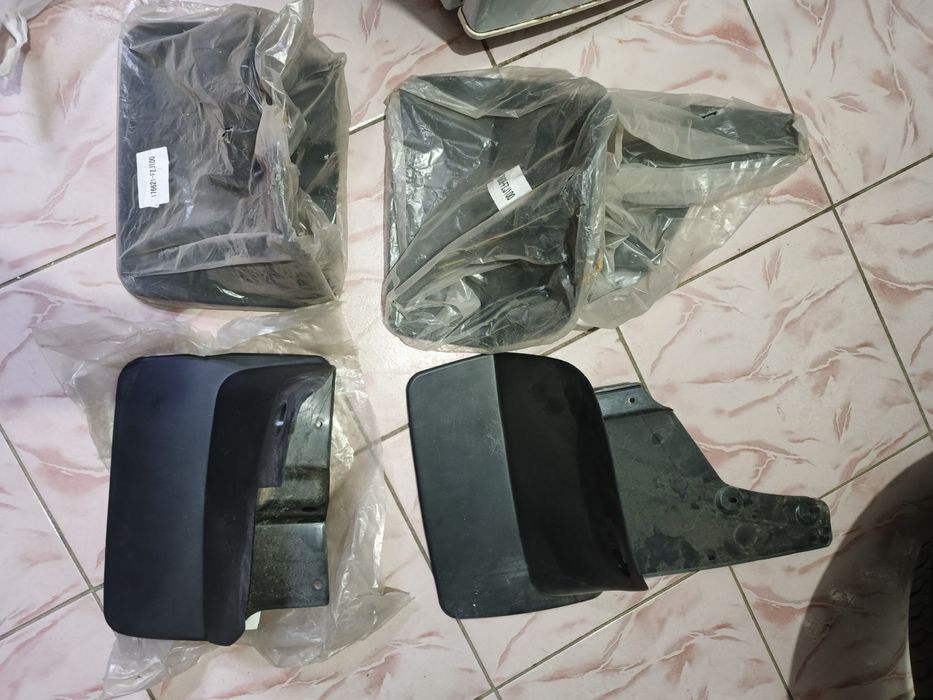 Продам брызговики оригинал Крузак 100