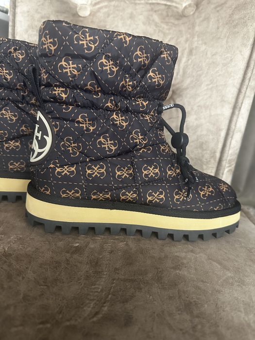 Боти Guess, нови без кутия