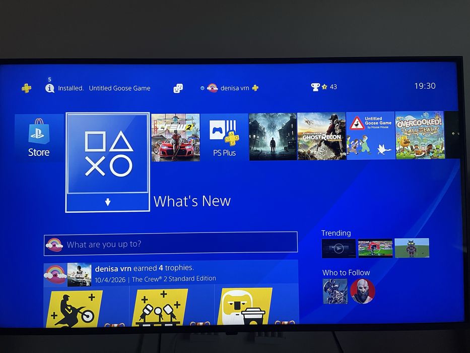 Playstation 4 PRO 1tb - 2 controllers