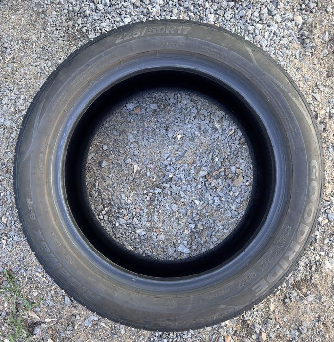 Продам летние шины 225/50 R17