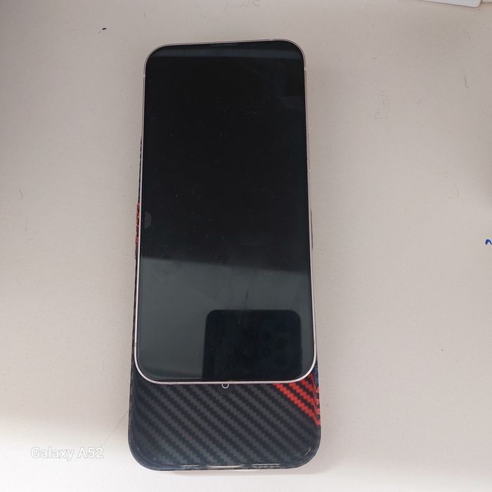 Продам телефон айфон 13