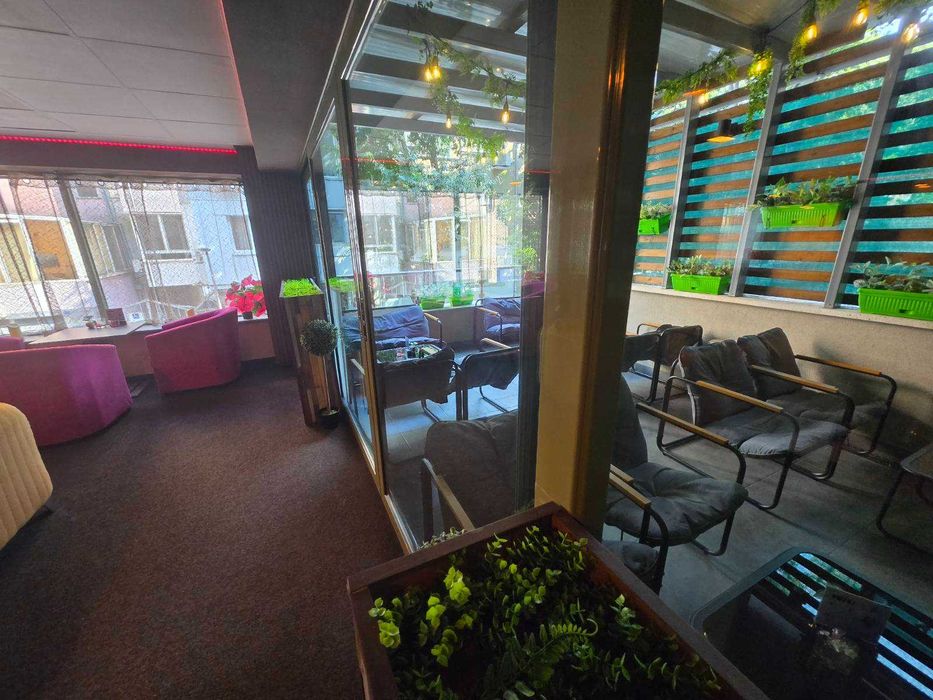 Ресторант и бар, Център