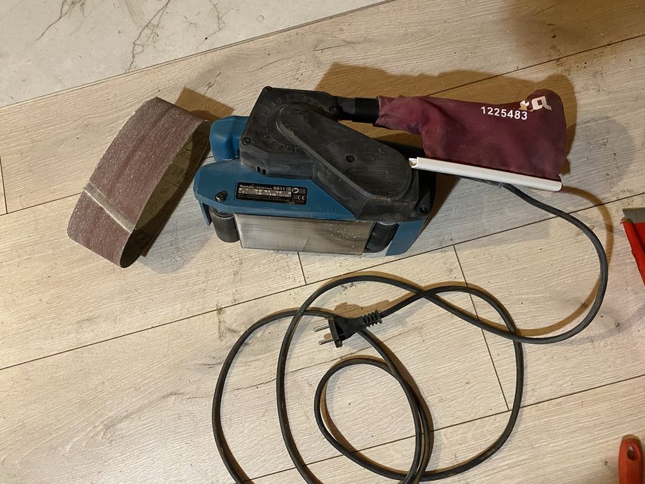 Masina de slefuit  cu banda Makita 9911