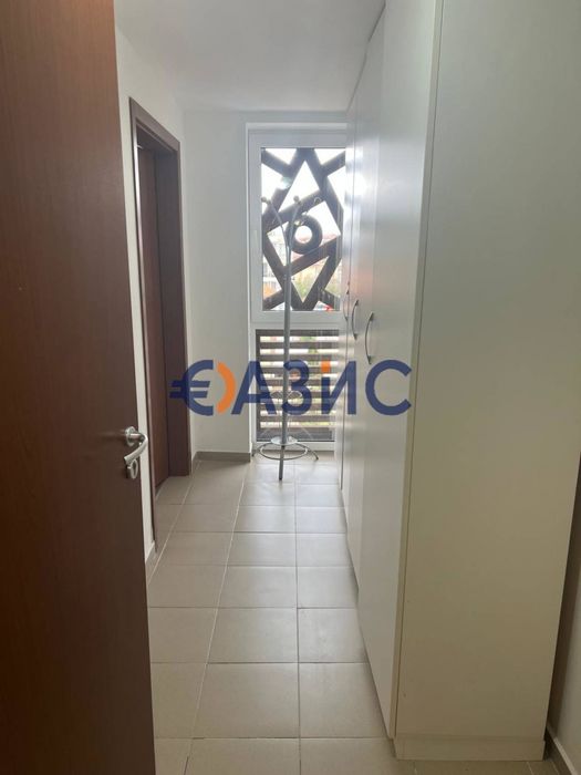 Продава се Двустаен апартамент в Свети Влас - 98 кв.м за 583 €/кв.м - Снимка #1