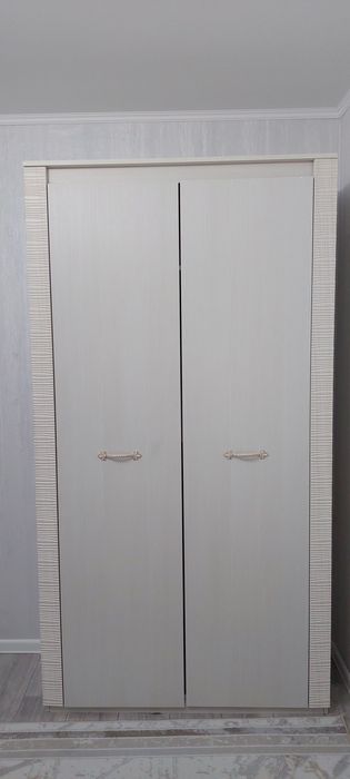 Продам спальный гарнитур