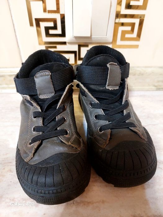 Продаю детскую обувь