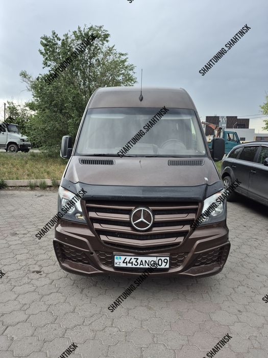 Передний бампер W906 Рестайл  Sprinter Maxton