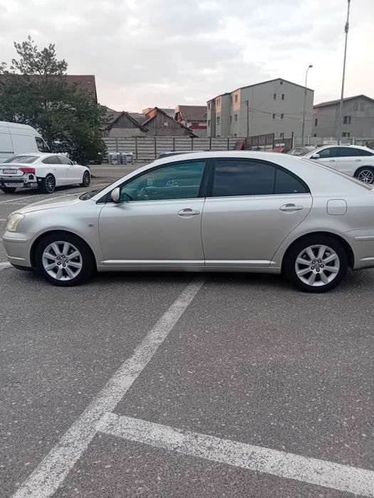 Toyota Avensis 2500 euro