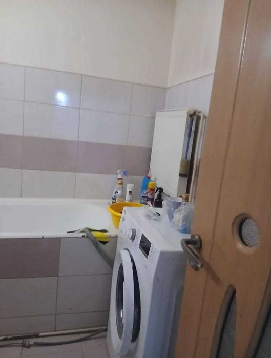 Vand apartament cu 2 camere decomandat Strada Oituz 3
