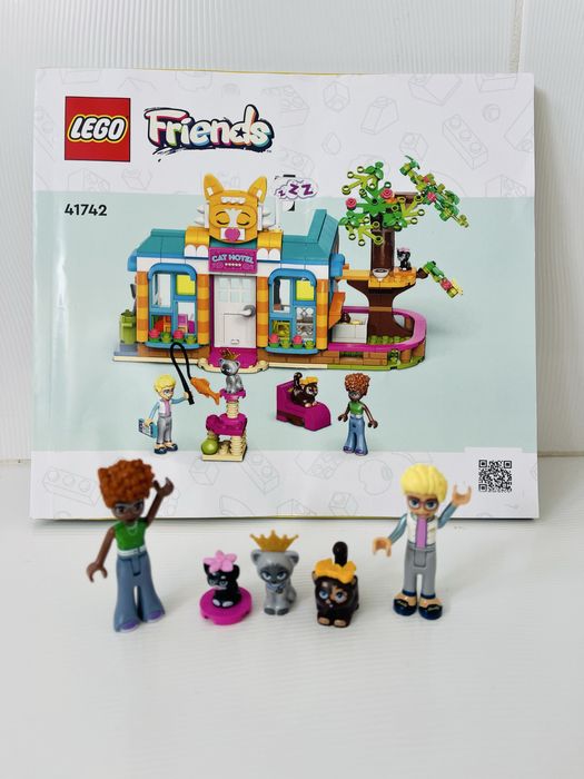 Lego Hotelul Pisicilor