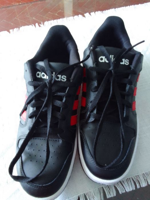 Продавам оригинални маратонки номер 41 носени един път