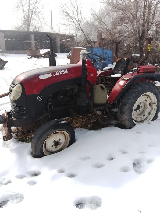 Мини трактор на ходу