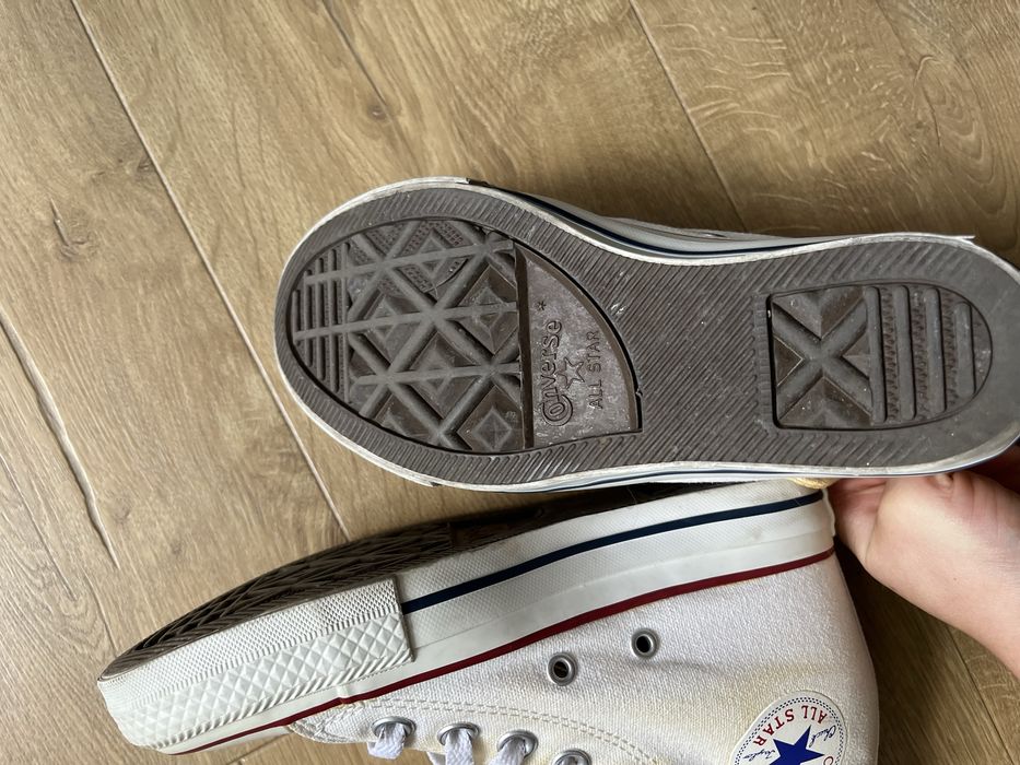 Converse cu platforma