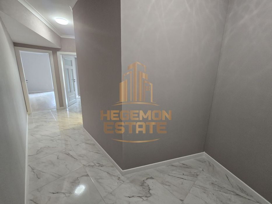 Продава се Двустаен апартамент в к.к. Св.Св. Константин и Елена - 67 кв.м за 2457 €/кв.м - Снимка #3