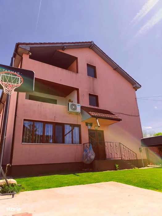 Casă unică în Braniște - 2 apartamente independente + Mansardă
