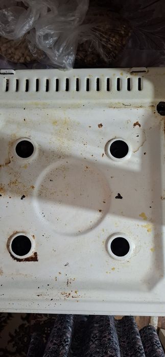 Продам газовую плиту