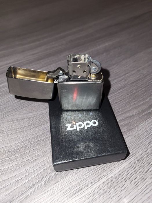 Оригинальная зажигалка Zippo