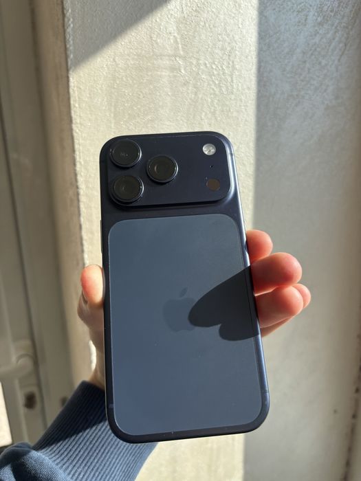 Iphone 17 pro с гаранция