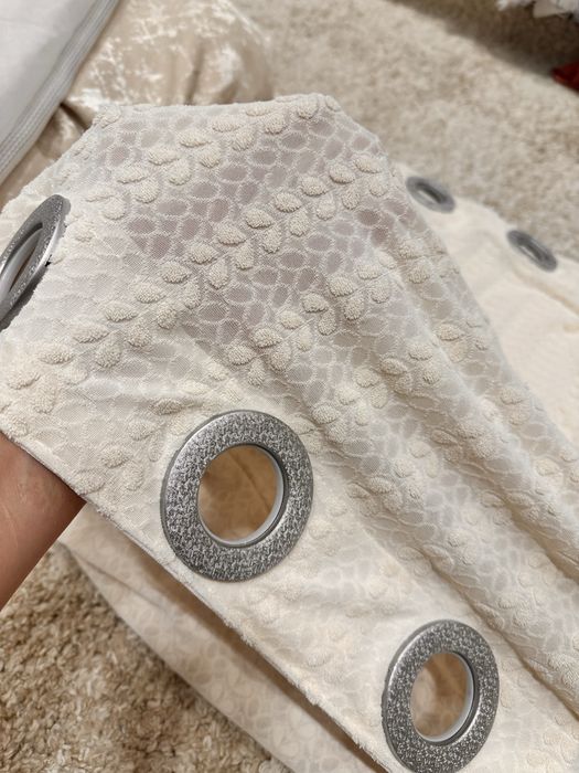 Шторы или тюль бежевого цвета размер 260 на 260 комплект из двух штук