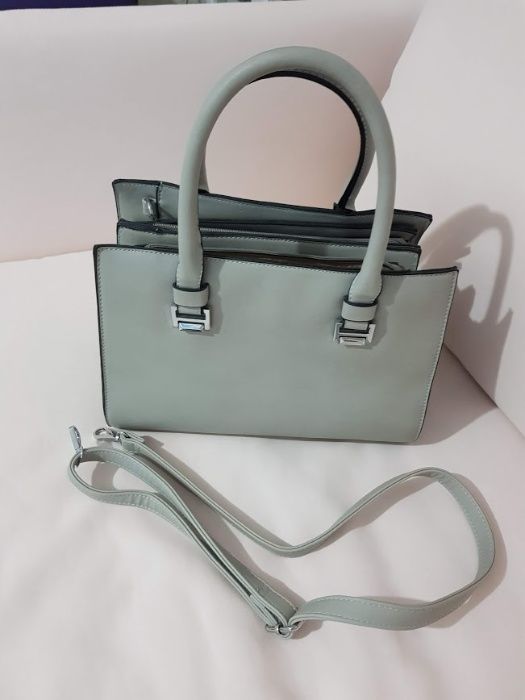 Poseta gri dama,ca noua,purtata de 2 ori