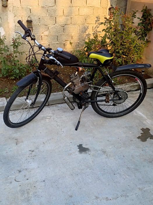 Bicicleta cu motor de 50 funcționează perfect