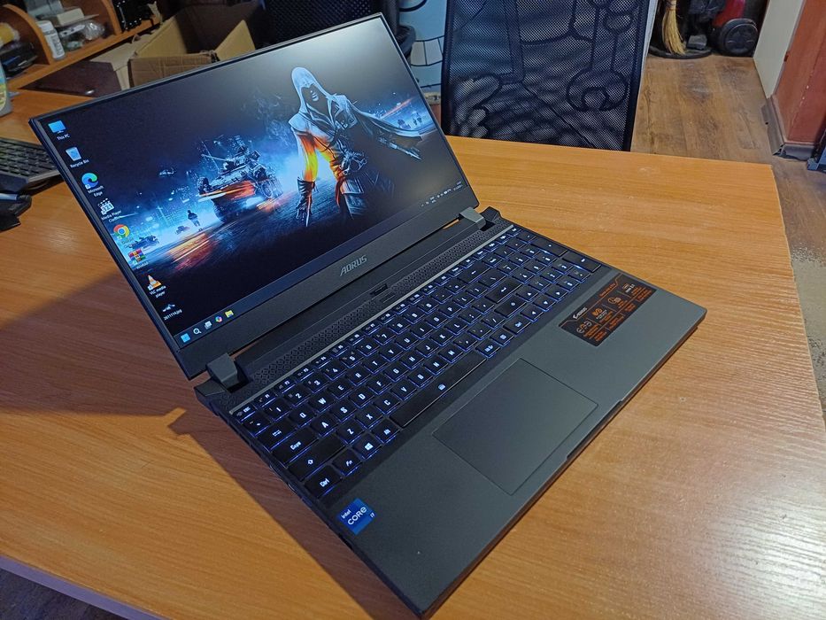 240Hz Gigabyte AORUS Core™ i7-11H/RTX 3060 6GB GDDR6/32GB RAM/1TB SSD