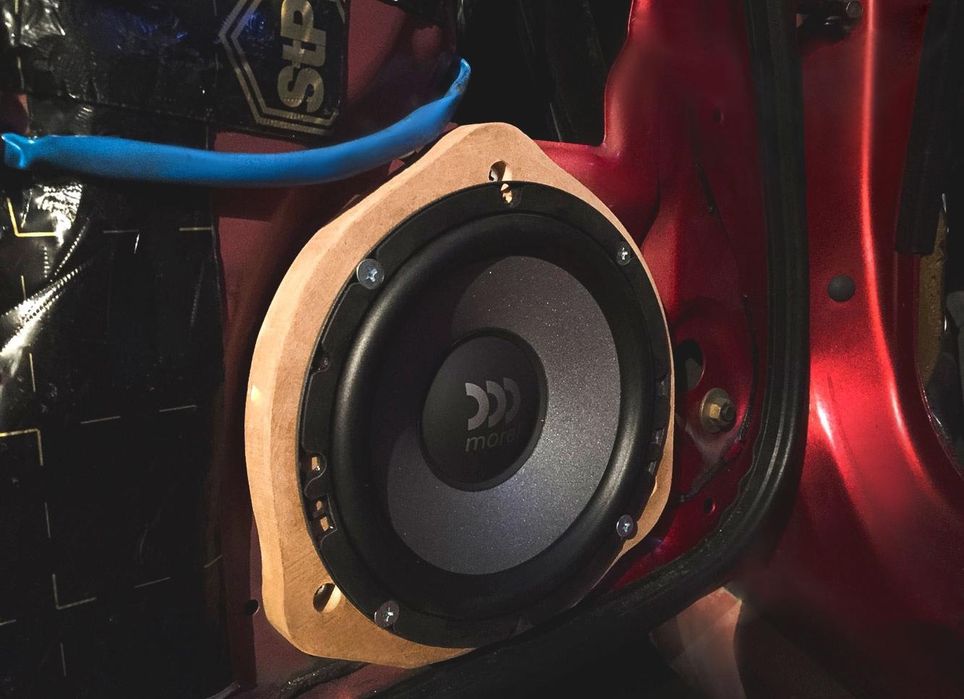 Установка динамиков магнитолы