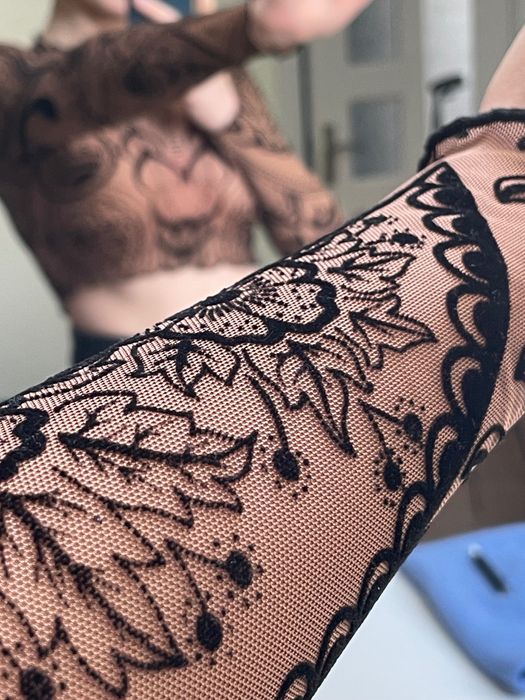 Кафява прозрачна РИЗА с ШАРКИ от черно КАДИФЕ XS