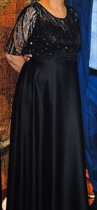 Черна официална рокля