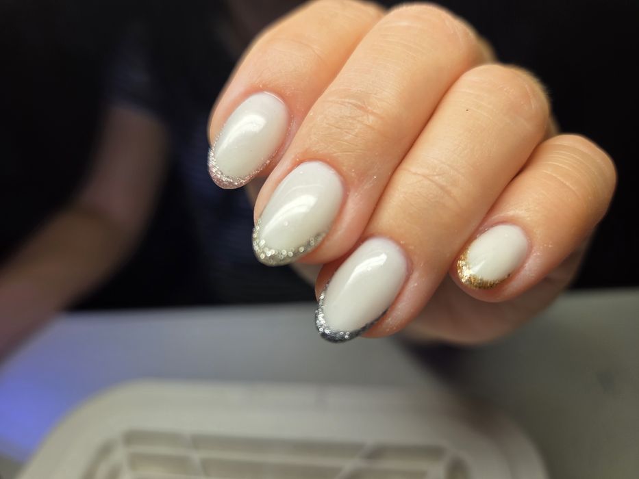 Наращивание ногтей