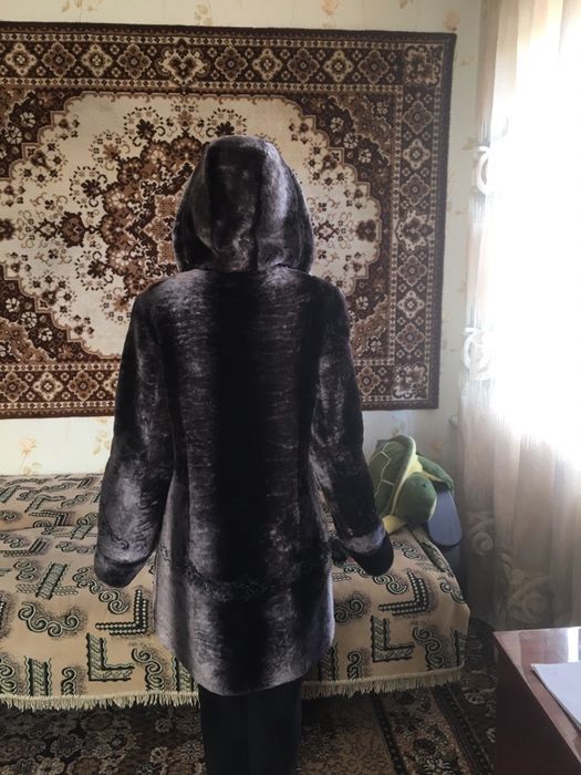 Шуба - натуральный мутон!