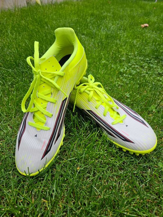 Adidas F50 CLUB TF – 41 1/3 (26 cm)  – Ghete fotbal teren sintetic – aproape noi!