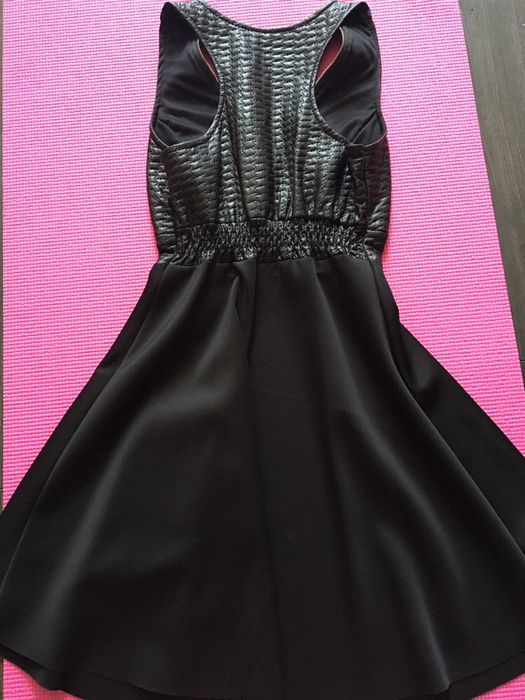 Малка черна рокля
