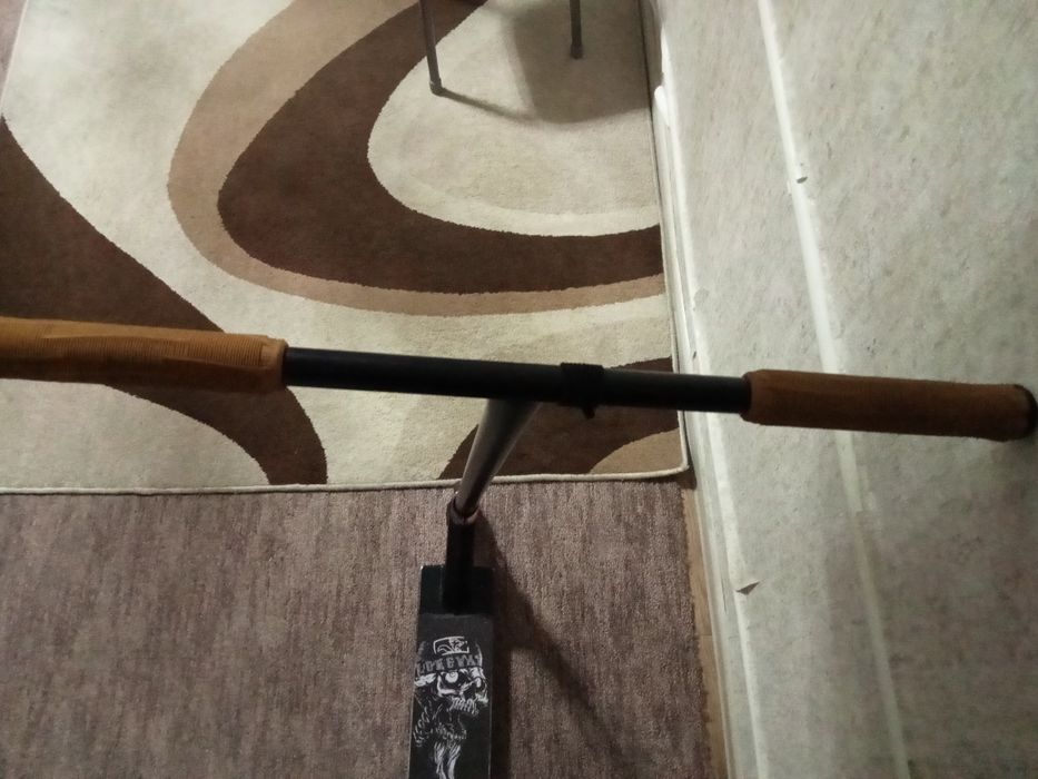 Продам трюкавой самокат кастом обмен не интересует